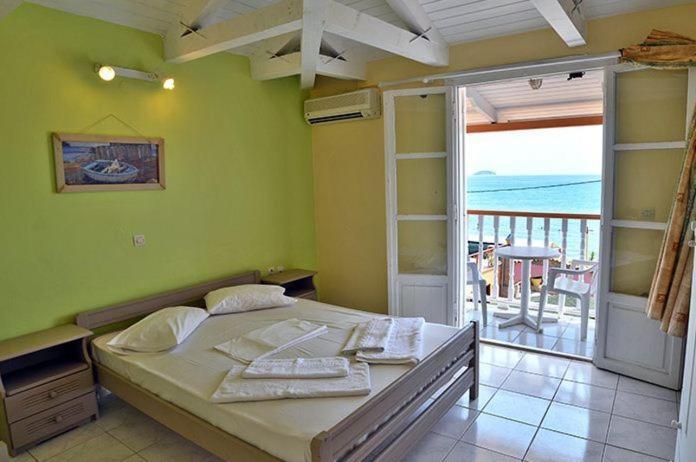 Turtle Beach Agios Sostis  Dış mekan fotoğraf